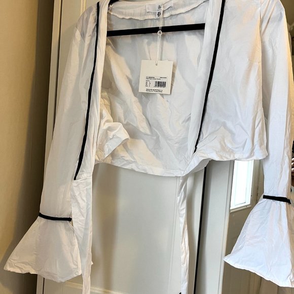 NWOT | MISSGUIDED Petite Poplin Contrast Trim Wrap Top - Picture 3 of 6